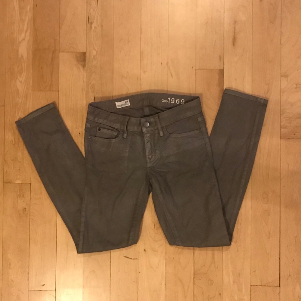 EUC Gap Women’s 1969 Gray Jeans Size 24